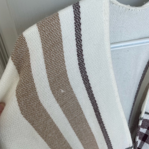 Dynamite poncho - Picture 5 of 7